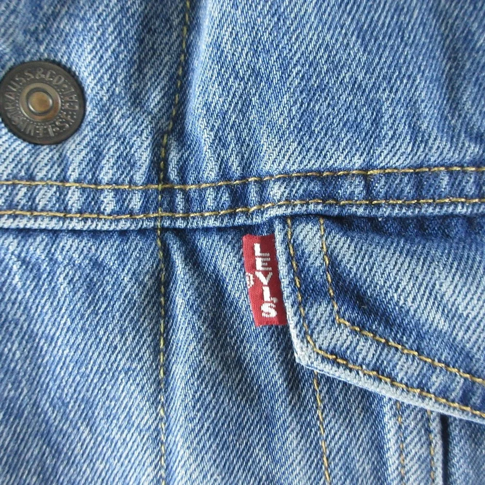 Levis Jacket Mens L Blue Denim Sherpa Lined Trucker Faux Fur Collar Warm Winter